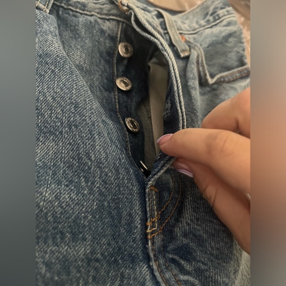Size 28 Levi’s 501 skinny jean - Picture 4 of 12